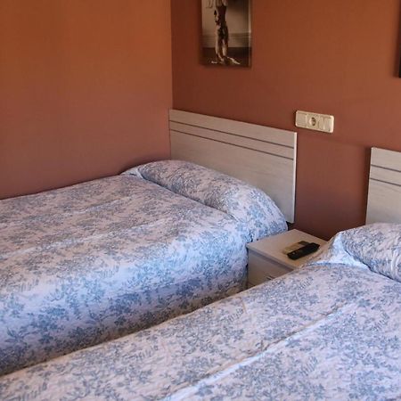 Hostal Burgales Milagro Ngoại thất bức ảnh