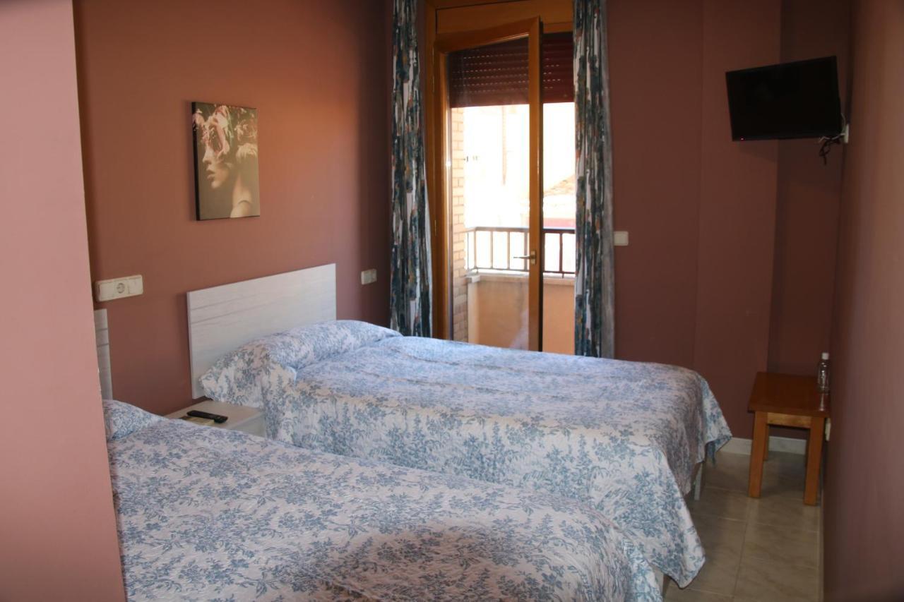 Hostal Burgales Milagro Ngoại thất bức ảnh