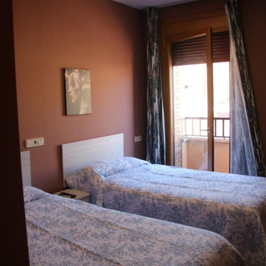 Hostal Burgales Milagro Ngoại thất bức ảnh